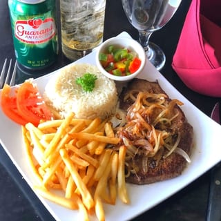 Sirloin Steak with Onions/Bife Acebolado