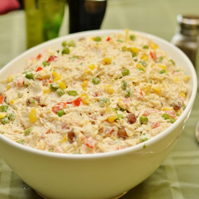 Delicious Chicken Salad: A Brazilian Twist